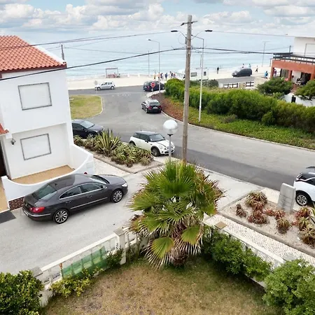 Family House With Sea View In Dom wakacyjny A dos Cunhados