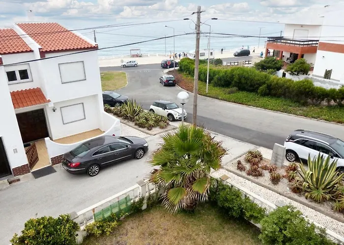 Family House With Sea View In Dom wakacyjny A dos Cunhados
