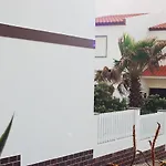 Family House With Sea View In Сasa de vacaciones *
