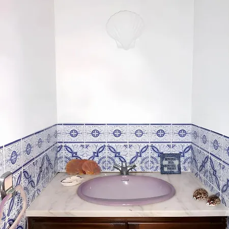 Family House With Sea View In * A dos Cunhados