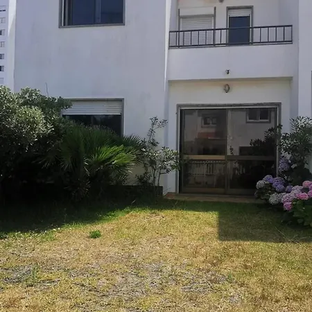Family House With Sea View In A dos Cunhados