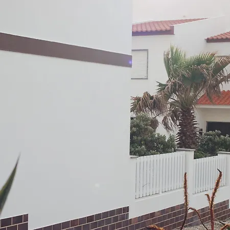 Family House With Sea View In Сasa de vacaciones