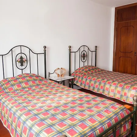 Family House With Sea View In * A dos Cunhados